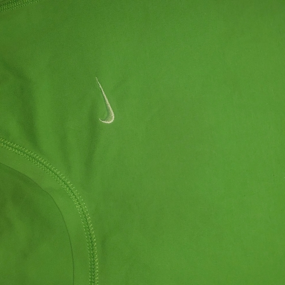 Nike top size L - Picture 3 of 3